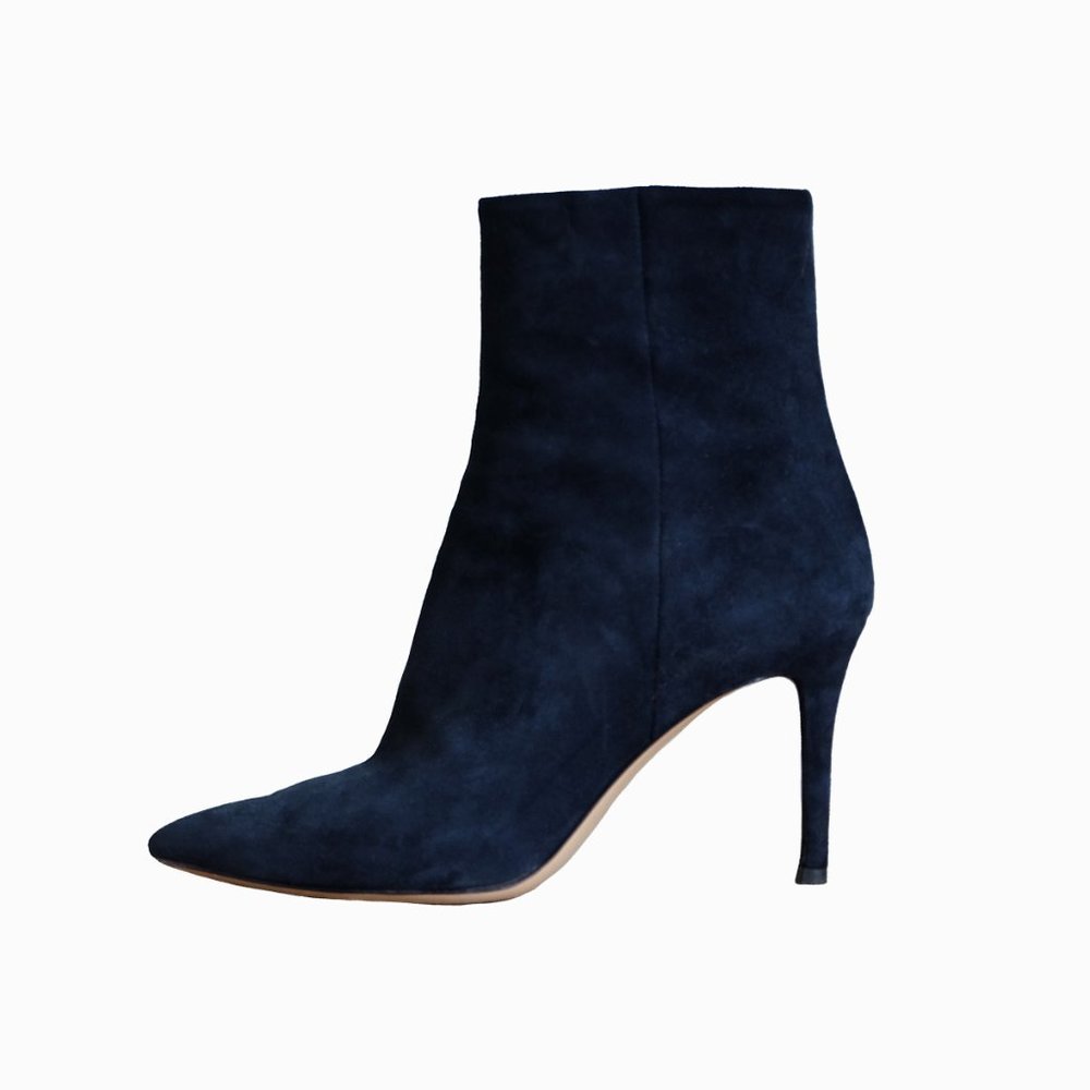 BARNEYS NEW YORK Suede Blue Bootie in EU size 36